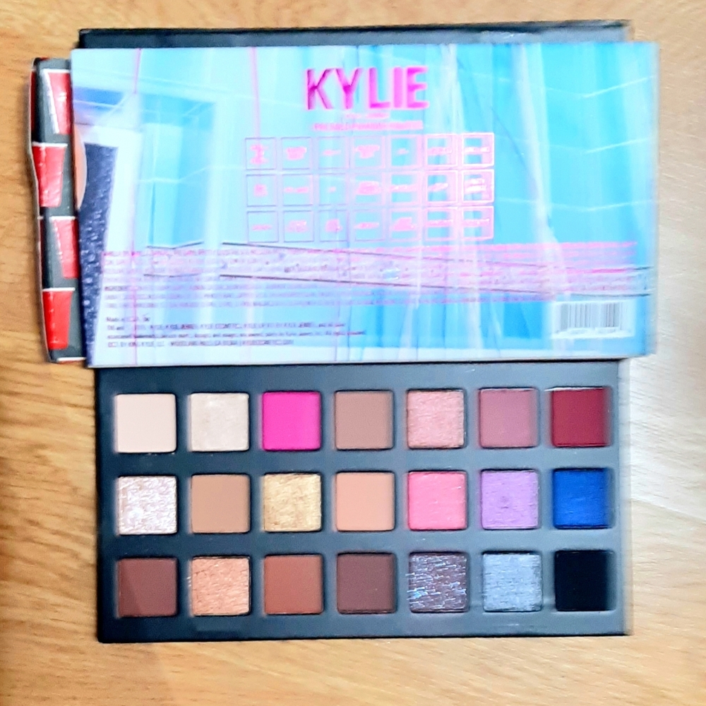 NiB Kylie Sipping  palette